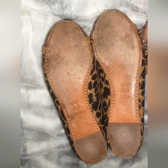 Tory Burch leopard print with gold details flats size 6.5 - Picture 2 of 5